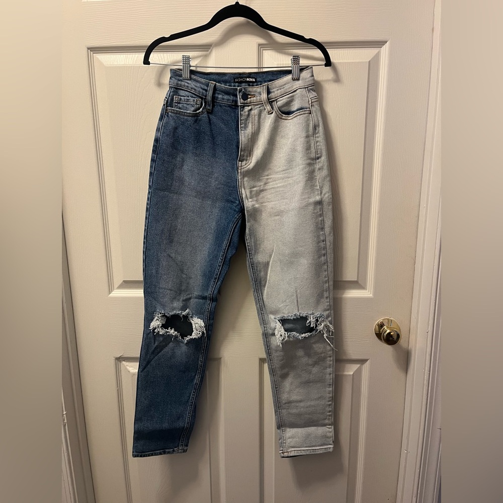 Fashion Nova Women’s Two Toned Distressed Blue‎ Denim Jeans Sz 3
